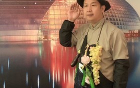 郑光荣国家大剧院吆喝叫卖展非遗魅力